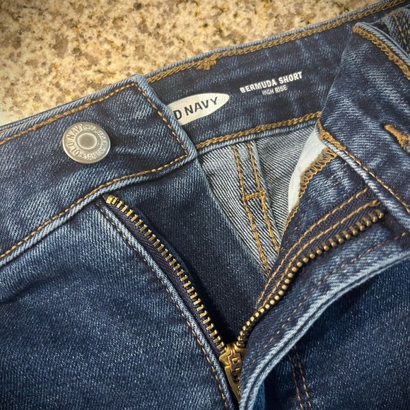 Old Navy denim Bermuda shorts - Picture 4 of 7